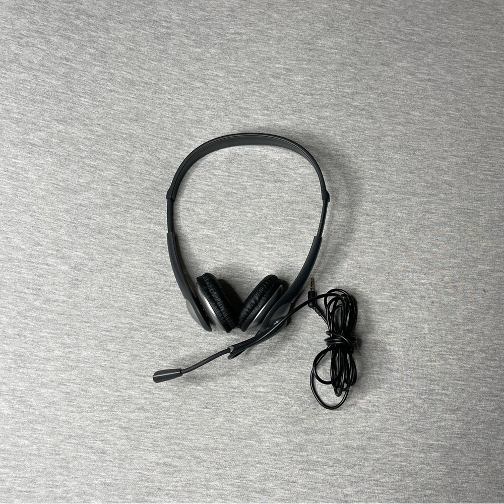 Cyber Acoustics AC 204 Headset with Built-In Microphone